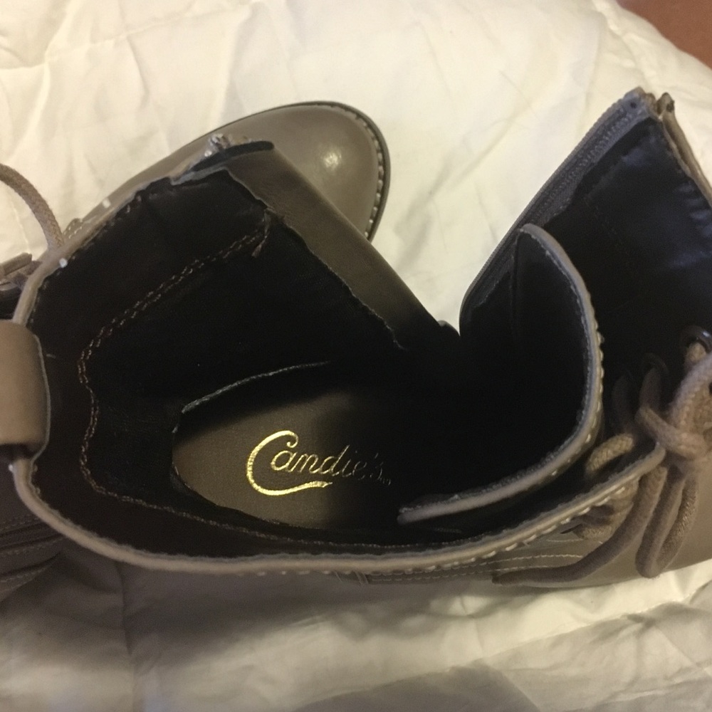 Shoes - Picture 4 of 4
